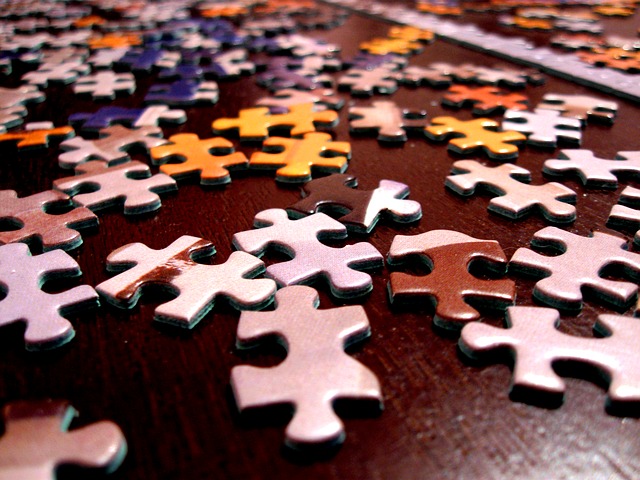 How to can you recycle a Jigsaw Puzzle